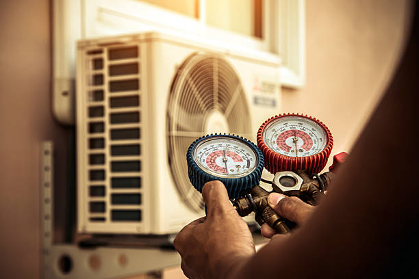 Professional Hvac technician working in Martinez, CA